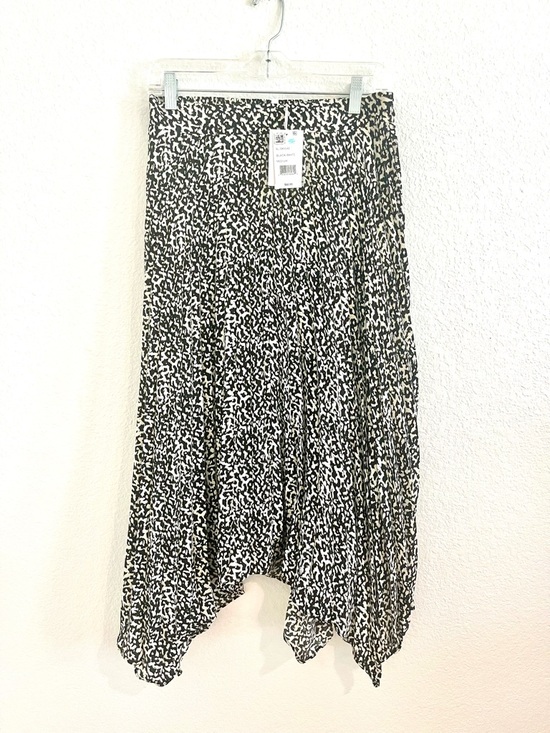Lucy Paris Dresses & Skirts - Lucy Paris Black and White Asymmetrical Tiered Midi Skirt